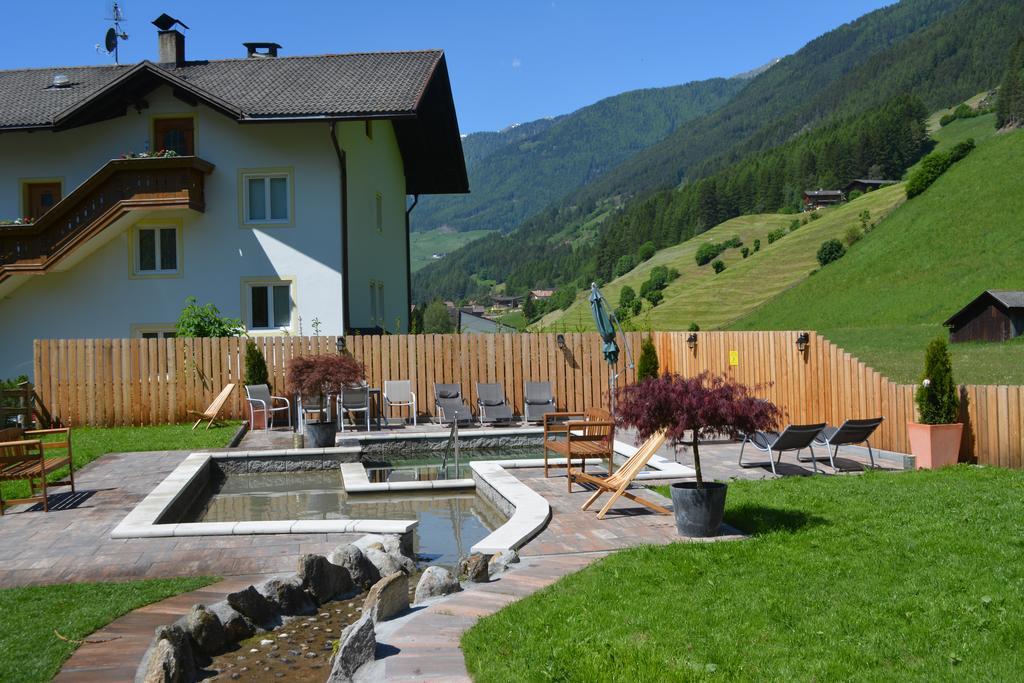 Hotel Sonja Cadipietra Buitenkant foto