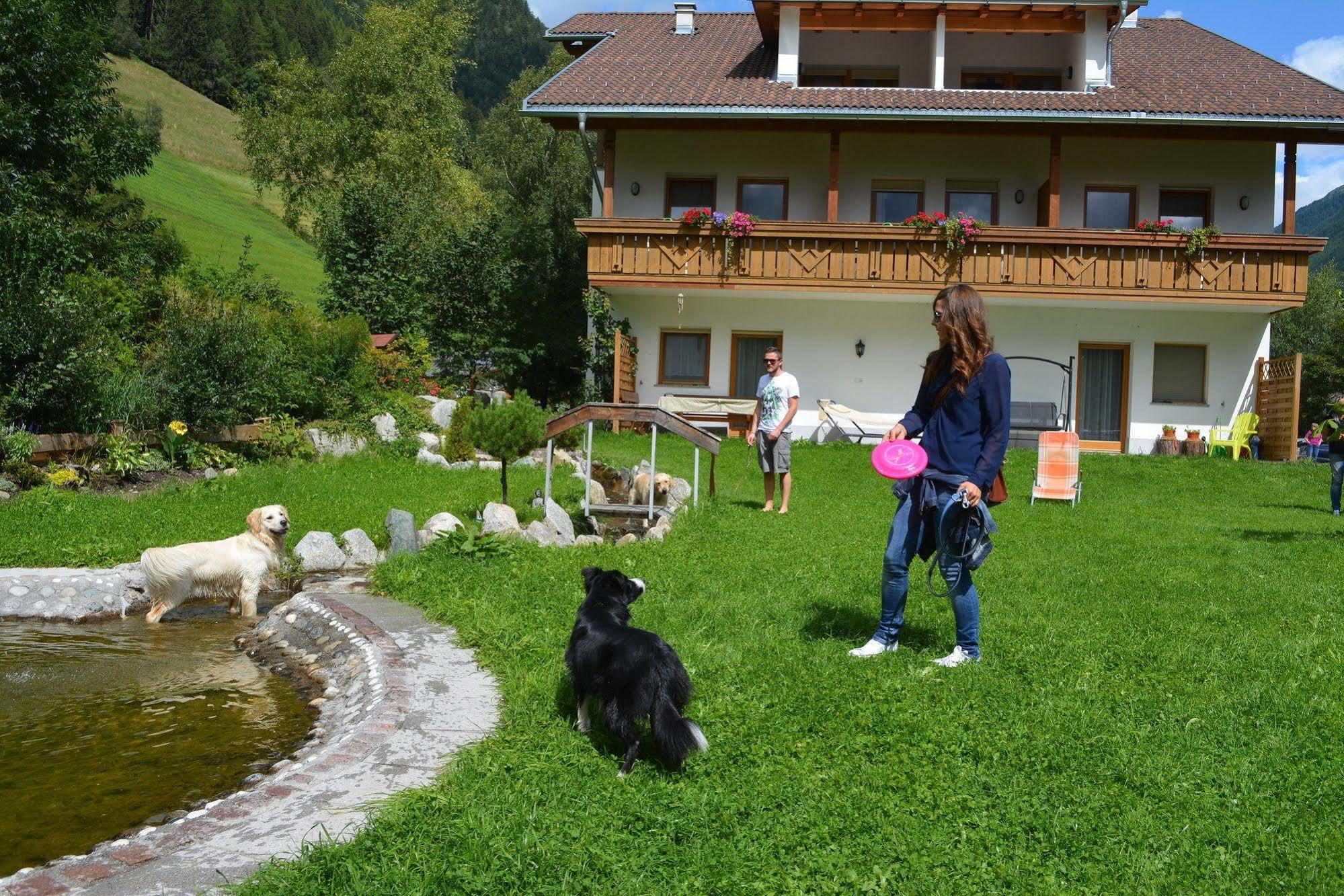 Hotel Sonja Cadipietra Buitenkant foto