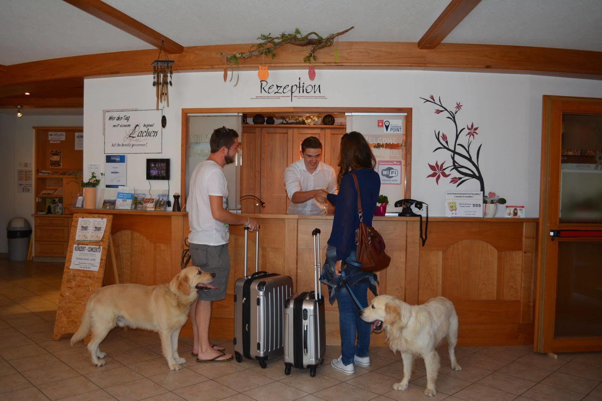 Hotel Sonja Cadipietra Buitenkant foto
